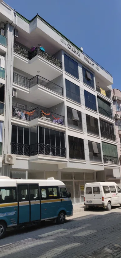 Seferihisar Özbay-5 Apartmanı 8 Daire, 1 Dükkan
